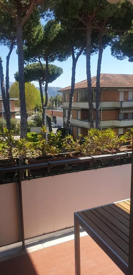 Carachouse-Lido Di Camaiore, Tra Pini Marini E Mare Apartament