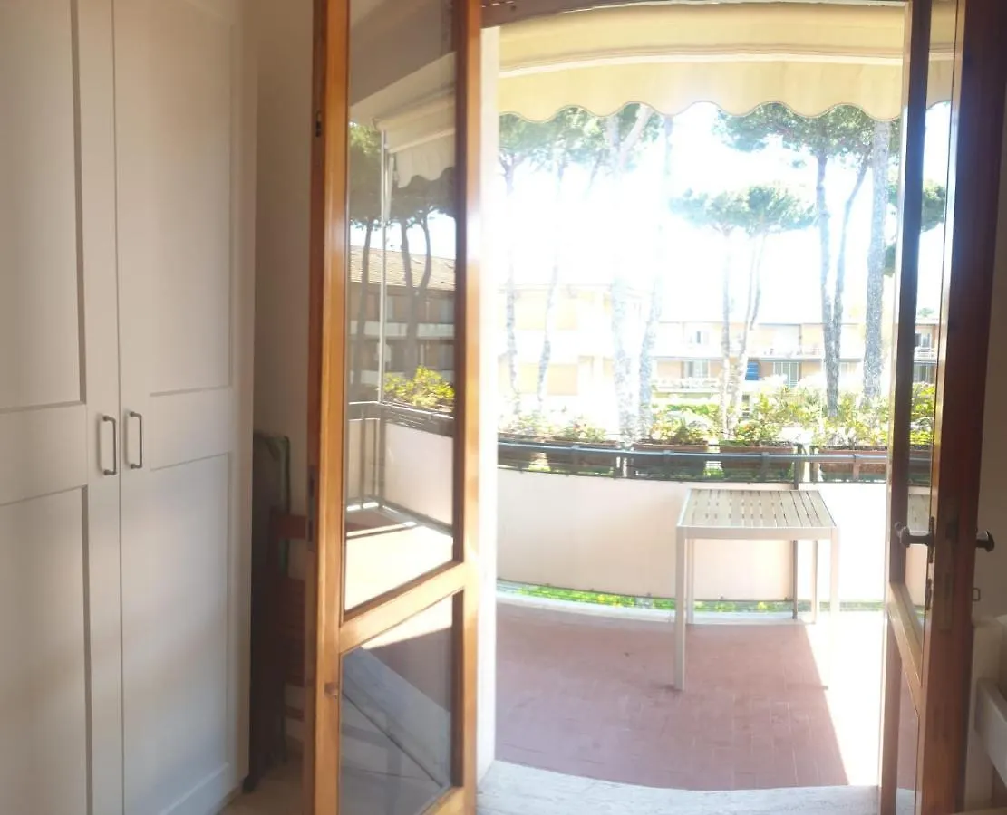 Carachouse-Lido Di Camaiore, Tra Pini Marini E Mare
